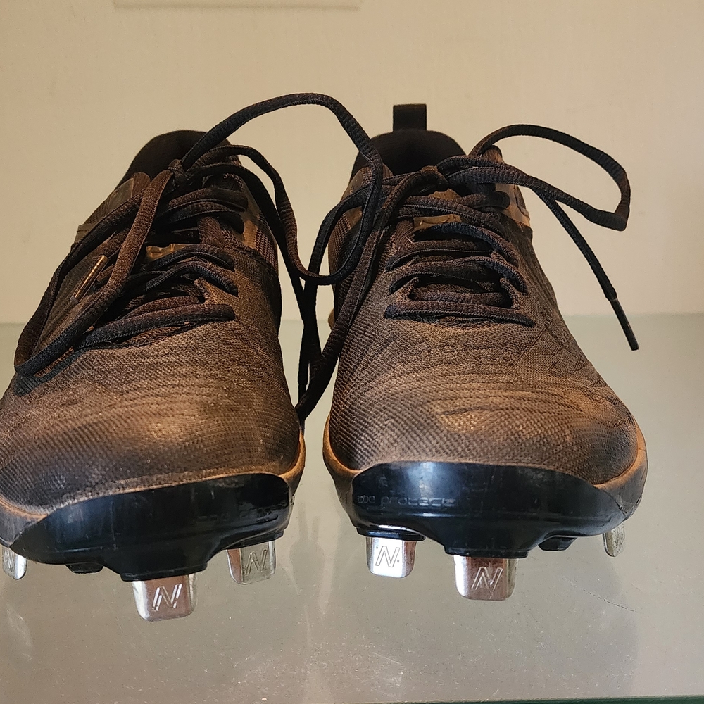 New Balance Black Athletic Shoes for Performance